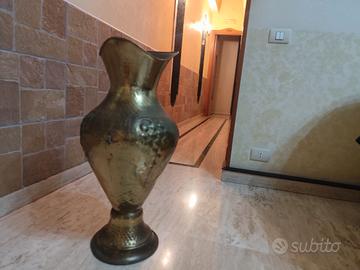 Vaso Decorativo in metallo 