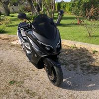 Yamaha T Max - 2010