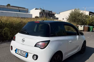 Opel adam 2016