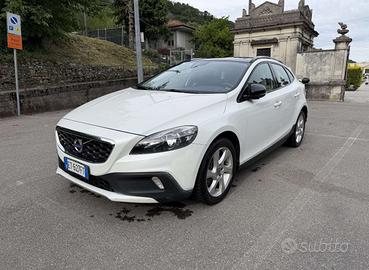 Volvo V40 Cross Country D3 5 cilindri 150CV man