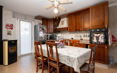 Trilocale con con taverna