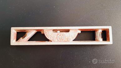 Livella a bolla  vintage in metallo