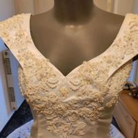 ABITO DA SPOSA CON VELO