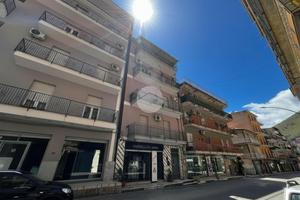 5 LOCALI A BELMONTE MEZZAGNO