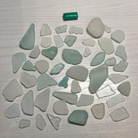 Vetri di mare liguri - bianco, verde e marrone