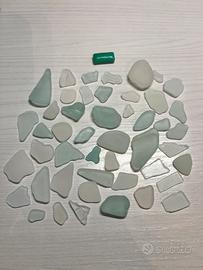Vetri di mare liguri - bianco, verde e marrone