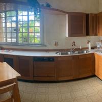 Grande camera luminosa in villa