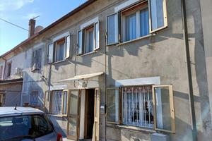 Guarda (fe) porzione terra-cielo