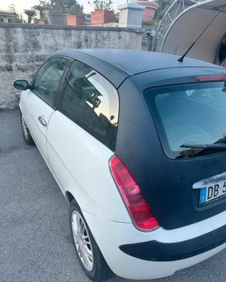 Lancia y momo design