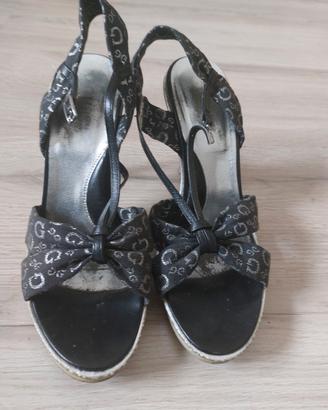 Sandali Guess con plateau argento