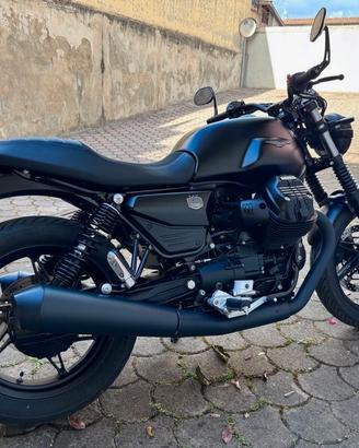 Moto Guzzi V7 Stone 850