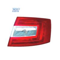 FANALE DX SKODA OCTAVIA 4P 13-17 BIANCO ROSSO