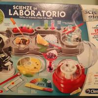 SCIENZE in LABORATORIO by Clementoni