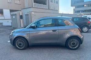 Fiat 500 500e Berlina 42 kWh Icon