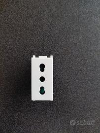 Presa Bipasso Vimar Plana 14203 Bianco 16A P 11/17