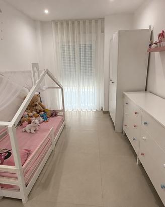 Cameretta bambino Letto a Casetta + Mobili IKEA