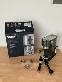 Macchina del caffè DeLonghi Dedica EC685.BK