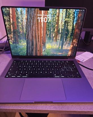 mac book pro m3 1tb 8gb 15'