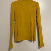 Dolcevita a coste a collo alto