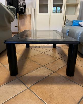 Tavolino da salotto in legno con ripiano in vetro