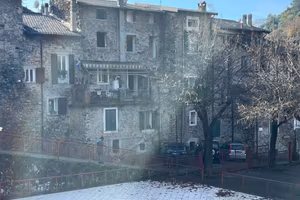 Appartamento di 125 m² con più di 5 locali a Isola