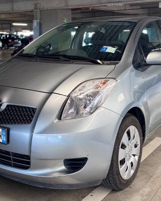 Toyota Yaris 1.0 5 porte Sol 24.813 km!