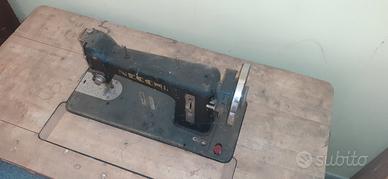 Macchina Per Cucire Necchi Antica