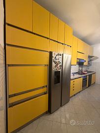 Cucina gialla anni 70