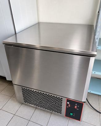 Abbattitore di temperatura professionale.