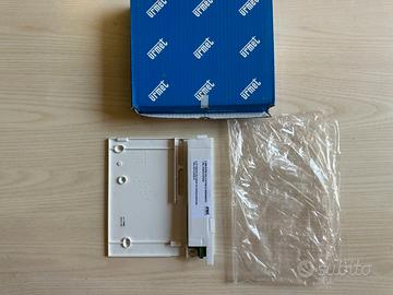 Urmet 1705/701 | kit staffa a muro per impianti