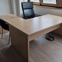 Scrivanie angolari