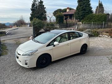 Prius executive con tetto solare