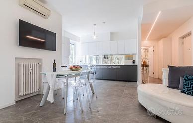 TRILOCALE FINEMENTE RISTRUTTURATO MILANO WASHINGTO