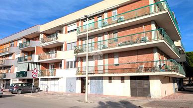 4 LOCALI A MARGHERITA DI SAVOIA