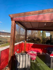 Pergola addossata motorizzata