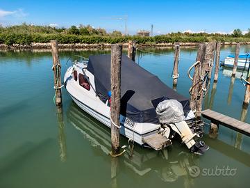 Pilotina dislocante con motore johnson 40cv