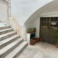 Locale storico nel centro del paese