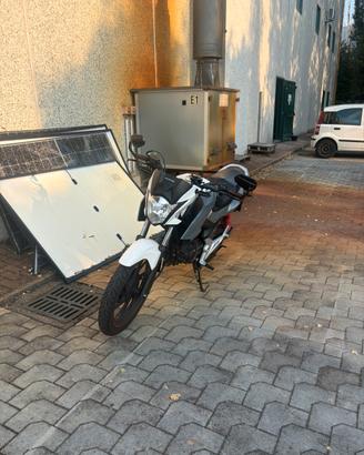 Honda cb125f