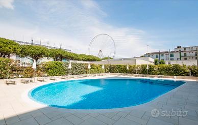 Appartamento con piscina su Piazza Casa Bianca