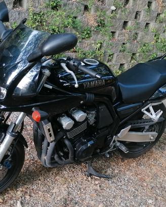 MOTO YAMAHA FAZER 600