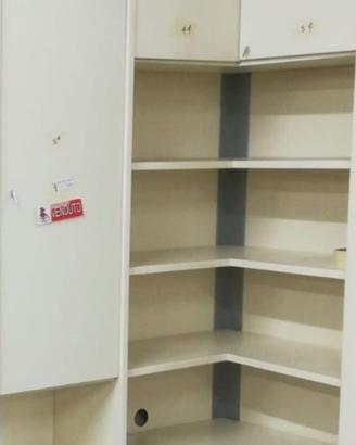 Libreria ad angolo