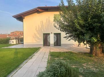 VILLA A SCHIERA D'ANGOLO A RIVALTA DI TORINO