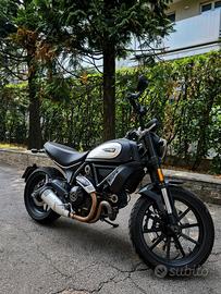 DUCATI SCRAMBLER 800 ICON DARK