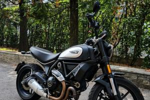 DUCATI SCRAMBLER 800 ICON DARK