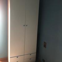 Armadio a due ante con cassettiera