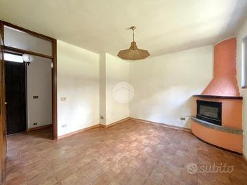 CASA SEMINDIPENDENTE A CIVIDATE CAMUNO