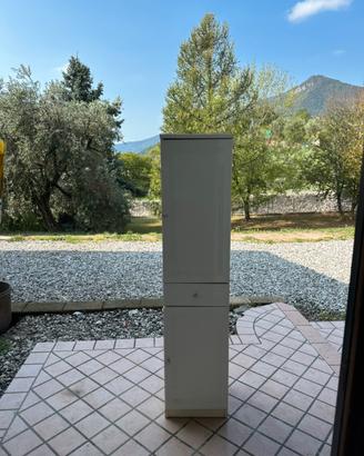 Mobiletto a colonna