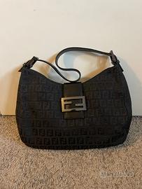 Fendi borsa nera zucchino