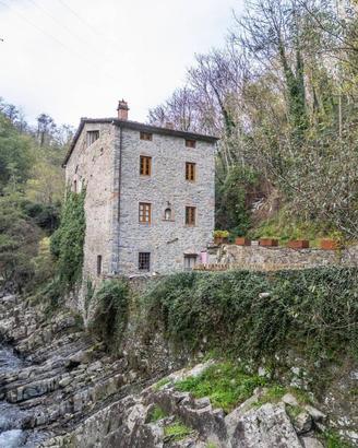 Mulino ristrutturato con fascino particolare