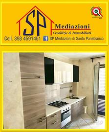 3 vani luminoso con posto auto